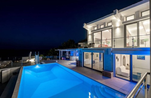 Gialiskari Villa | Villa ∙ 8 bedrooms ∙ 17 guests