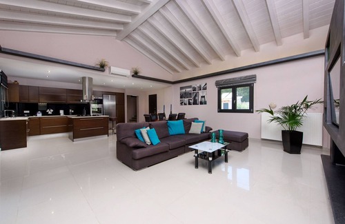 Dassia Villa | Villa Black & White Dassia
