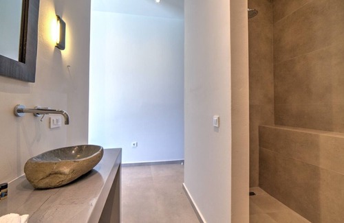 Mariou Villa | Villa Eolos - Four Bedroom Villa, Sleeps 10