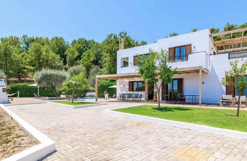 Vlicha Villa | Villa Krini Selini - Four Bedroom Villa, Sleeps 6