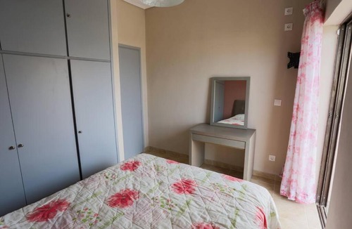 Kamena Vourla Apartment | Ευρύχωρο διαμέρισμα οροφου στα Καμένα Βούρλα (Β4)