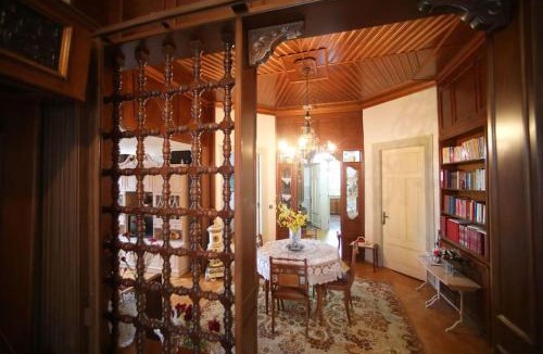 Kastoria House | Κομψό & πολυτελές νεοκλασικό στο κέντρο της πόλης