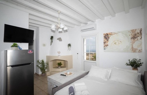 Plintri Apartment | 1 Bd Gorgeous Rustic Cave with Dreamy Shared Pool