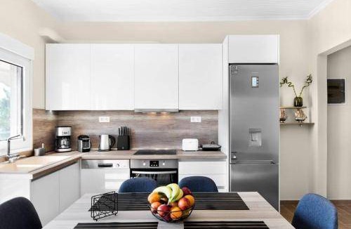 Nea Iraklia House | 100 m² House ∙ 3 bedrooms ∙ 8 guests