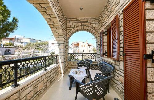 Margarites Villa | 150 m² Villa ∙ 5 bedrooms ∙ 12 guests
