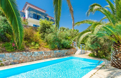 Skopelos Villa | 175 m² Villa ∙ 3 bedrooms ∙ 6 guests
