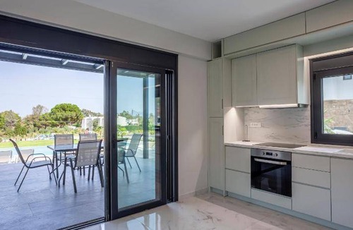 Pefkochori Apartment | 180 m² Apartment ∙ 4 bedrooms ∙ 9 guests