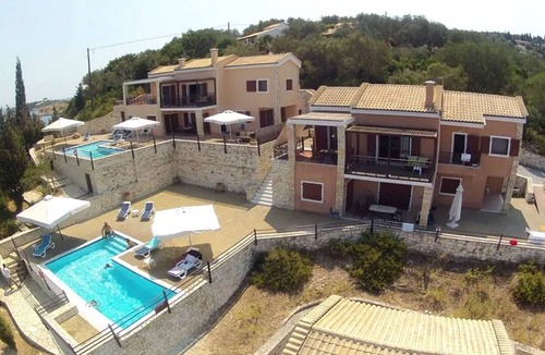 Ieromonachos House | 2 Bedroom Suite Sea View with Jetted Tub