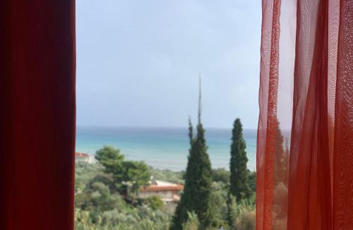 Messini Apartment | 2 h drive from Athens El Ven To Polylimnia waterfalls Nat Sea Cave area available from Sept
