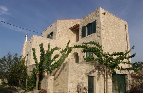 Margarites House | 220 m² House ∙ 4 bedrooms ∙ 10 guests