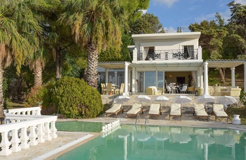 Sidari Villa | 3 bedroom villa with pool and sea views