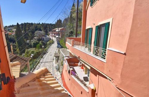 Chlomos Apartment | 3BR Traditional House with Amazing View