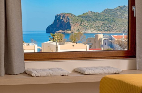 Agia Marina Villa | 4-bedroom Villa Theasis