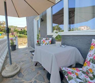 Pyrgos Psilonerou Apartment | 78 m² Apartment ∙ 4 guests