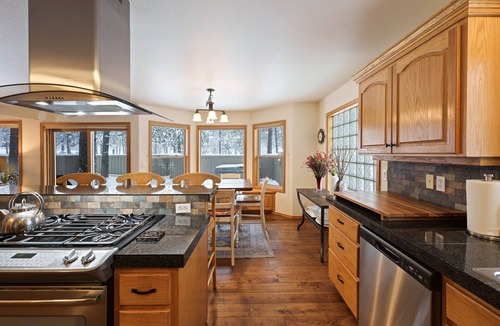 Sunriver House | 9 Hoodoo - Located on Ft Rock Park, SHARC Passes, Ping Pong, Hot Tub, Fireplace