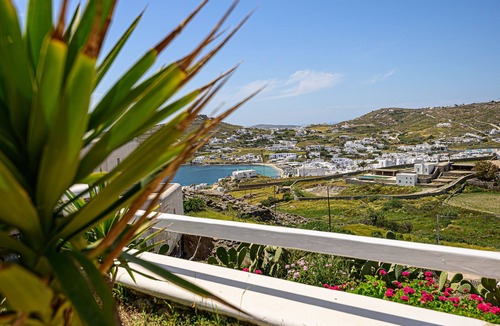 Psarou House | 9 Muses Villa Clio, 3 BR with private plunge pool!
