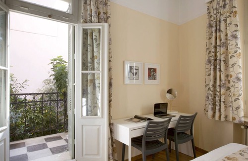 Koukaki Apartment | Acropolis Neoclassic Mansion: Perfectly situated & fully equipped - Sleeps 6