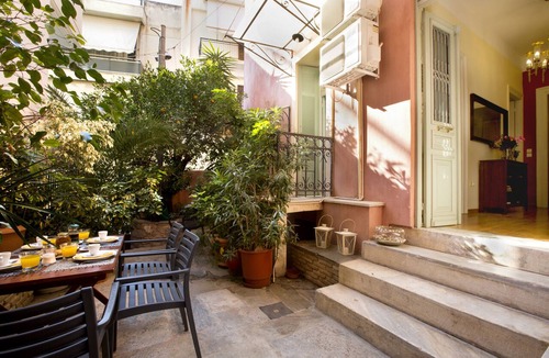 Koukaki Apartment | Acropolis Neoclassic Mansion: Perfectly situated & fully equipped - Sleeps 6