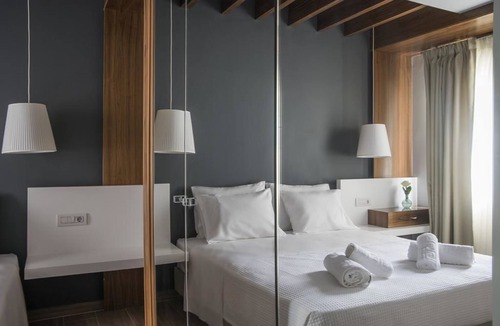 Makrigianni Hotel | AD Luxury Rooms & Suites