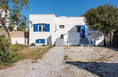 Perissa Apartment | Aegean Blue Santorini Perissa near the Beach with Private Terrace & Wi-Fi