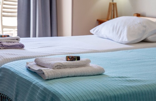 Agia Marina Hotel | Affordable double room w/sea view on Agia Marina beach