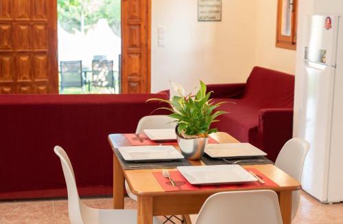 Svoronata Apartment | Afroditi Holiday Home - Yellow Apartment