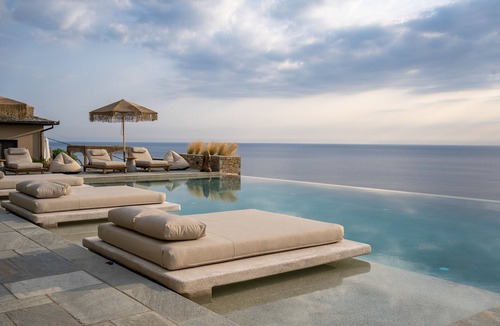 Papa Nero House | Agapitos Villas & Guesthouses