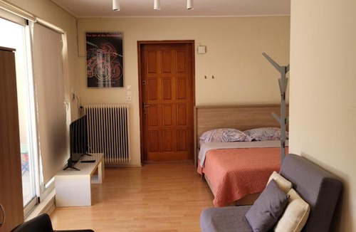 Agia Paraskevi Apartment | Agia Paraskevi quiet loft with view