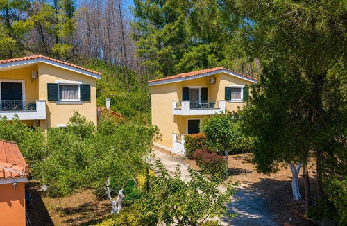 Chalkidiki Region Apartment | Agroktima Ioli – Peaceful Pool Retreat in Evia