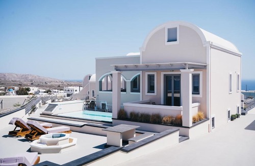 Akrotiri Hotel | Akron Ariston Suites