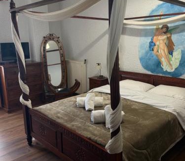 Porto Kayio House | Akrotiri B&B