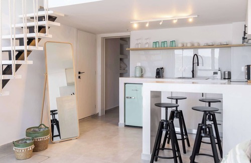 Adamas Apartment | Akti Waterfront Modern lofts: Aegean
