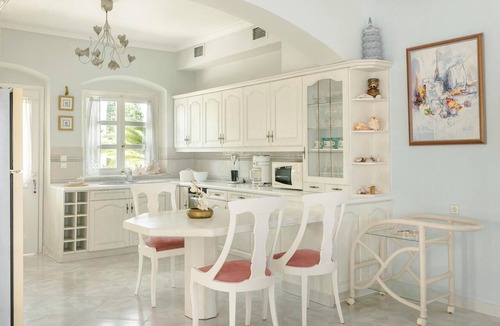 Matsoukata Villa | Alexander - Four Bedroom Villa, Sleeps 8