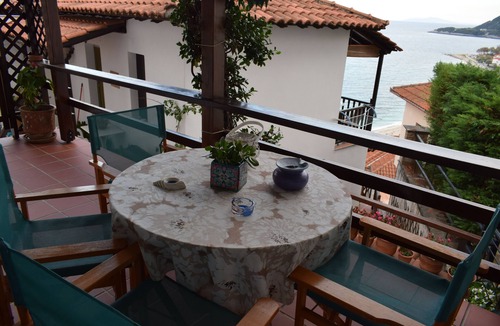 Agios Dimitrios Apartment | alisaxni seaside apartment(pelion Greece)