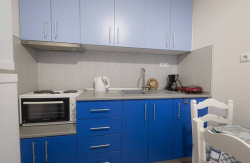 Nikita Apartment | Alley House by RentalsPro