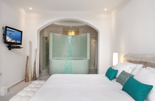 Fira House | Allure Suites