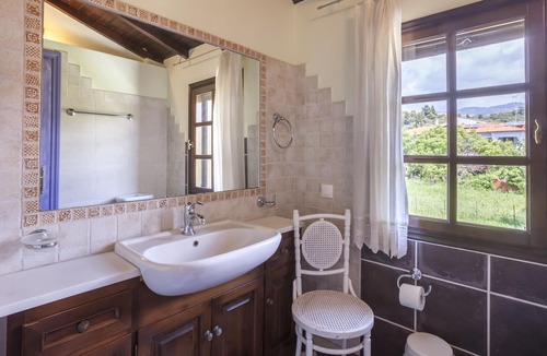 Paradhisos Apartment | Alterra Vita Double Room - Breakfast included!