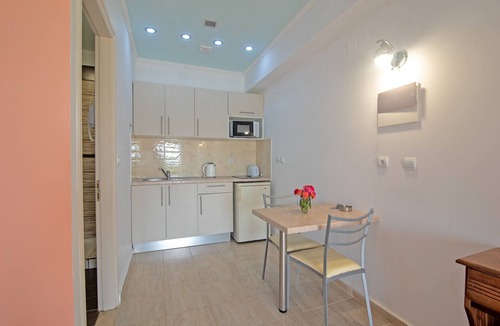 Dafnata Apartment | Andromaches Sea View Studio with Shared Pool, Balcony and Wi-Fi