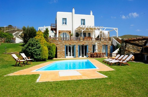 Kato Fellos Villa | Andros: Luxurious Villa With Private Swimming Pool