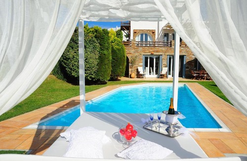 Kato Fellos Villa | Andros: Luxurious Villa With Private Swimming Pool