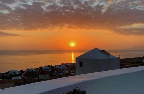 Imerovigli Apartment | Anemos Mill House
