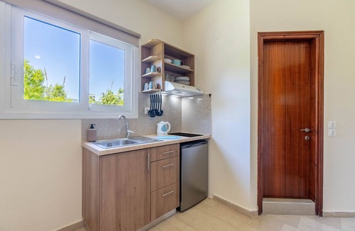 Tzavros Hotel | Angela Hotel and Apartments