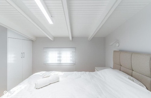 Peristeri Apartment | 'Ango Living 1' Mondern maisonette In Athens
