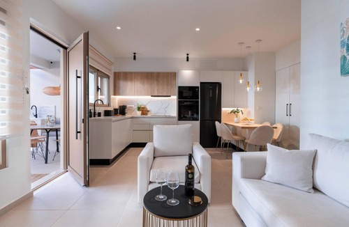Lardos Apartment | Ann Suite - Mariann Premium Suites