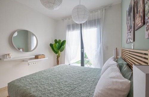Petaloudes Apartment | Anna Maria Suite