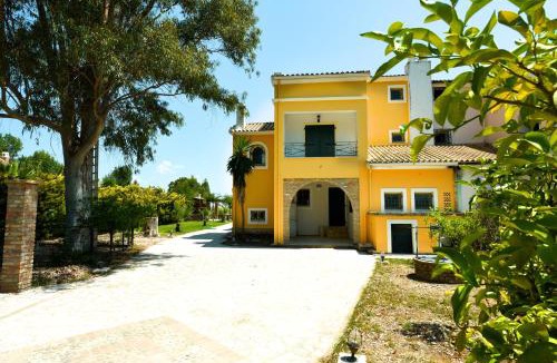 Lefkimmi House | Antonia Beachfront Villa
