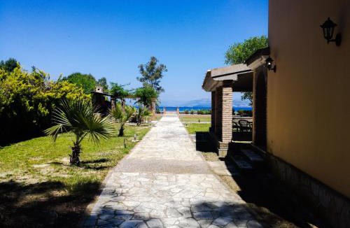 Lefkimmi House | Antonia Beachfront Villa