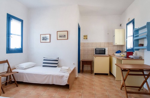 Santa Maria Apartment | Apartment 'Cielo Room 2' with Shared Terrace, Wi-Fi and Air Conditioning