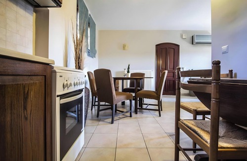 Limni Apartment | Apartment 'Corfu Club Family Suite' with Shared Pool, Wi-Fi and Air Conditioning