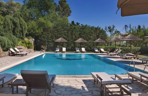Tzavros House | Apartment 'Corfu Club Maisonette 3' with Shared Pool, Wi-Fi and Air Conditioning